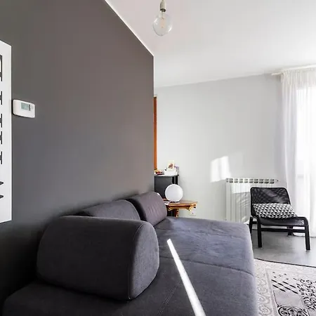 아파트 Black & White Flat In Naviglio/ Porta Genova *