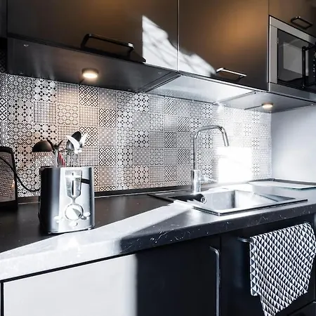 Black & White Flat In Naviglio/ Porta Genova * 밀라노